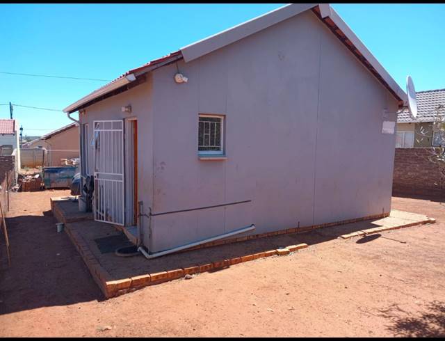 2 BEDROOM HOUSE FOR SALE IN SAVANNA CITY